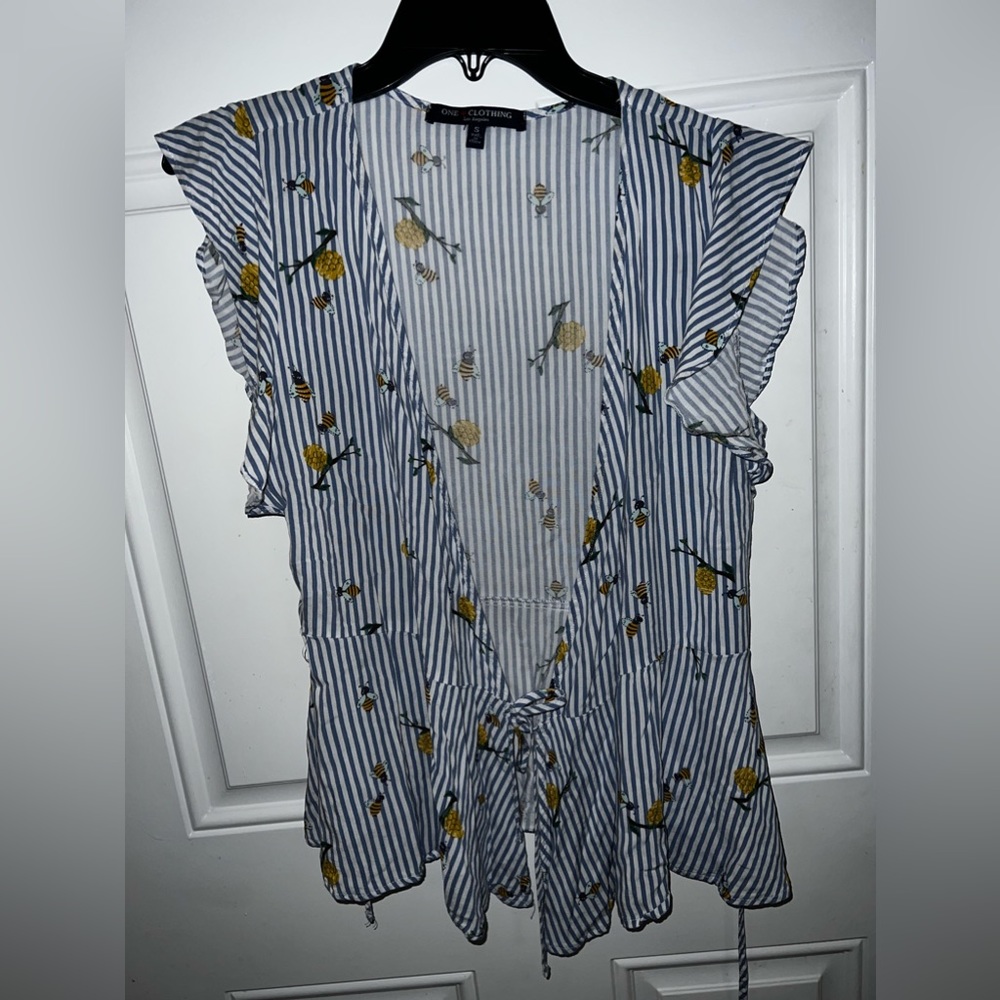 Cute bee top